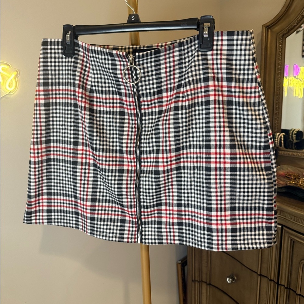 Forever 21 Black and White Mini Pencil Skirt